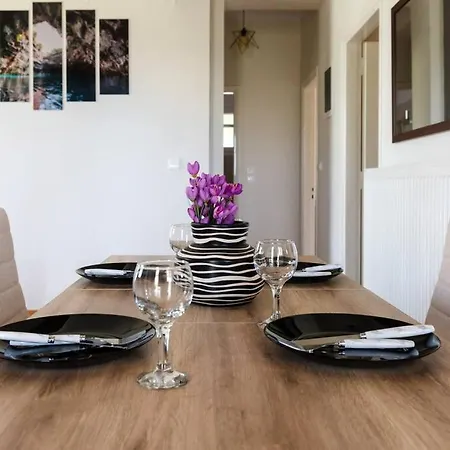 Irene's House לאסי