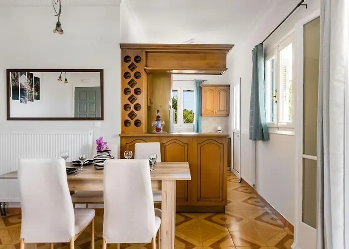 בית נופש Irene's House *